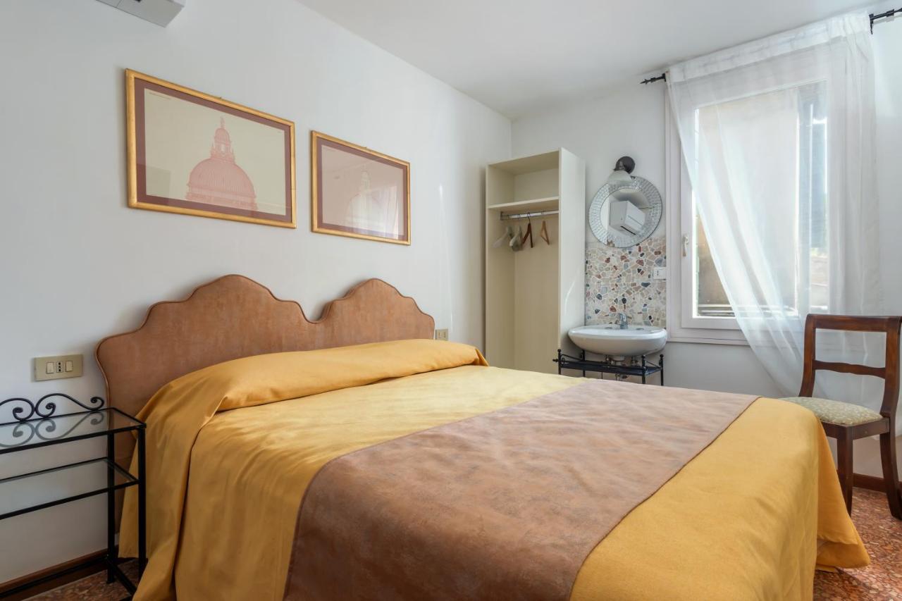 Hotel Casa Boccassini เวนิส ภายนอก รูปภาพ